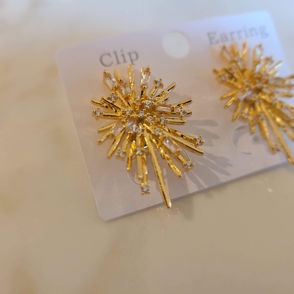 Gold tone rhinestone burst stud earrings - Picture 3 of 7